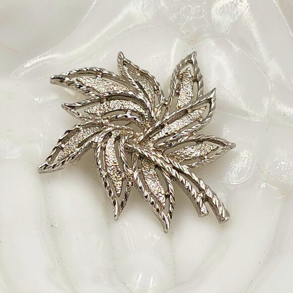 Sarah Coventry Jewelry - Vintage Silver Sarah Coventry  Brooch
